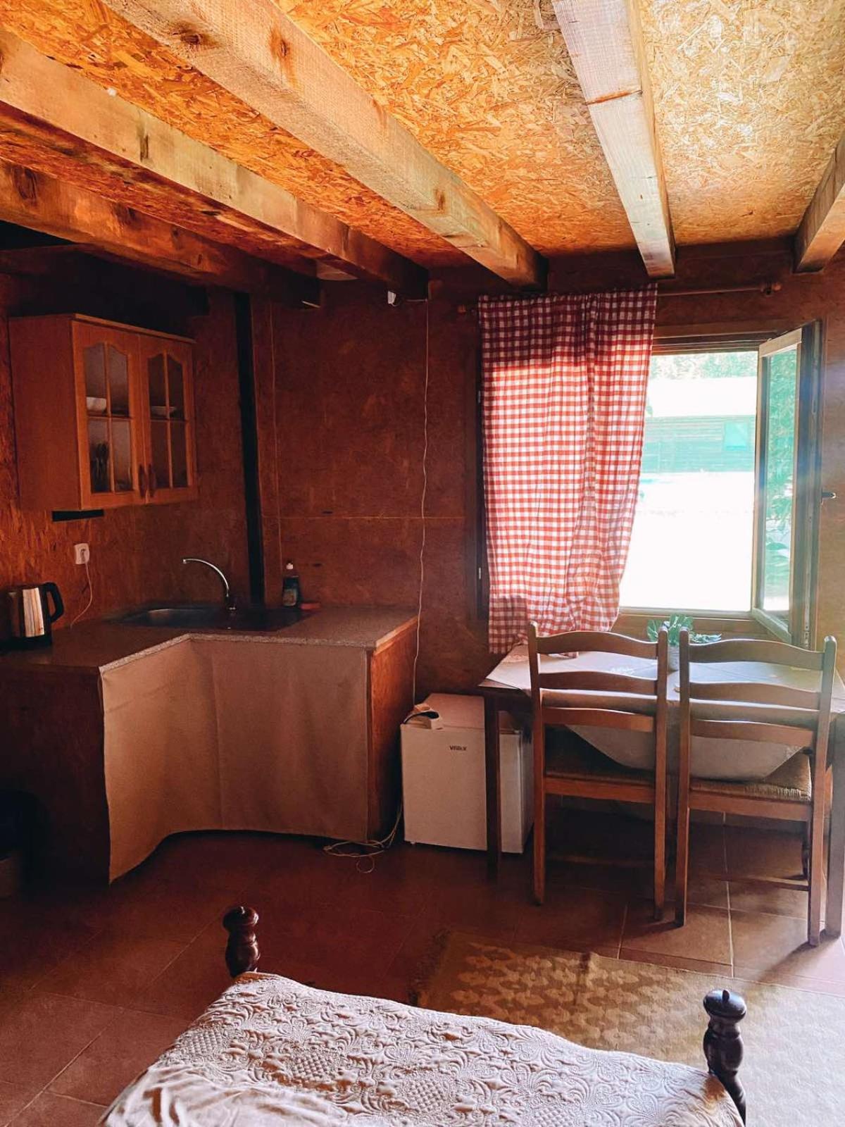Ethno Village Skadar lake Ponari Rum bild